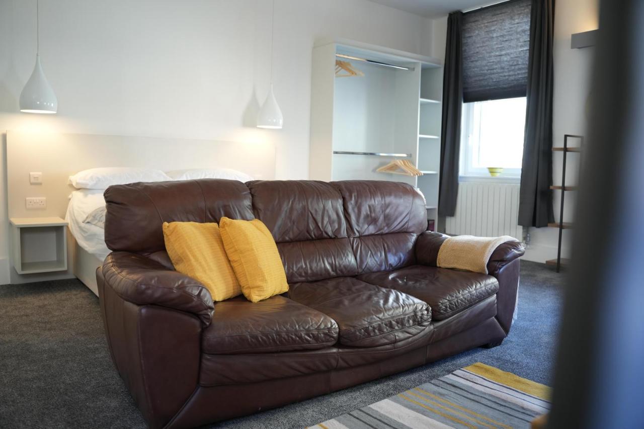 Gorgeous Comfortable Apartment On The High Street Мърдър Титфил Екстериор снимка